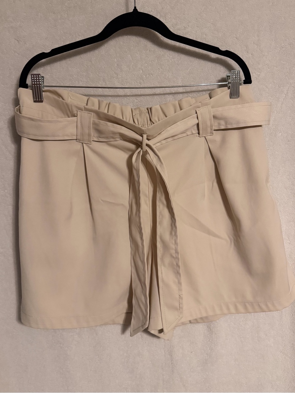 Max Studio High-Waist Tie Belt Shorts in Cream